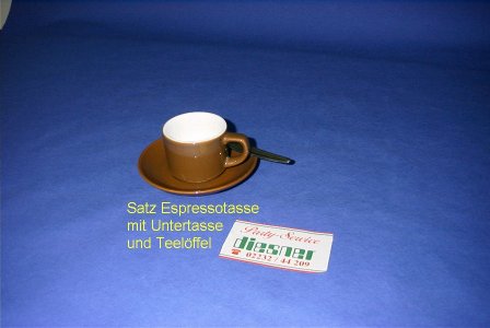 Satz Espressotasse mit Untertasse und Teelöffel